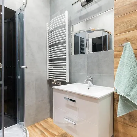 Hotel apartamentowy Dluga 4*